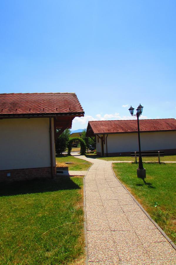 Chata U Vinara Milana, Tatralandia Липтовски-Микулаш Экстерьер фото
